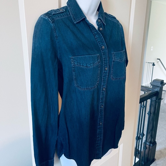 Express button up - Picture 2 of 5